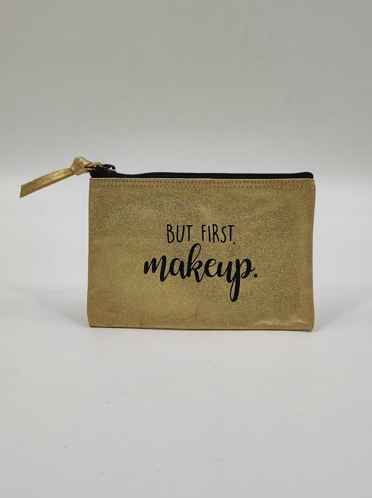 Makeup Organizer - "But First, Makeup"Size: 19x13x5cm
Color: Gold
Material: Recycled CottonBeautyThe Loft General TradingThe Loft General TradingMakeup Organizer - "