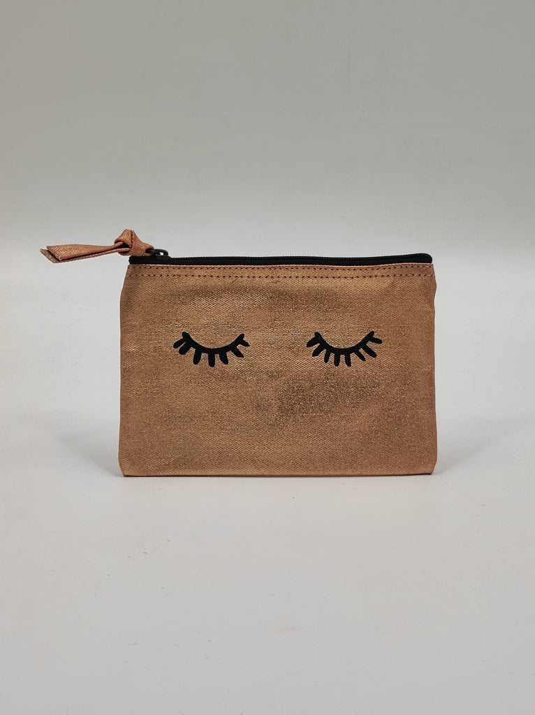 Makeup Organizer - "Eyelashes"Size: 19x13x5cm
Color: Metallic Rose Gold
Material: Recycled CottonBeautyThe Loft General TradingThe Loft General TradingMakeup Organizer - "Eyelashes"